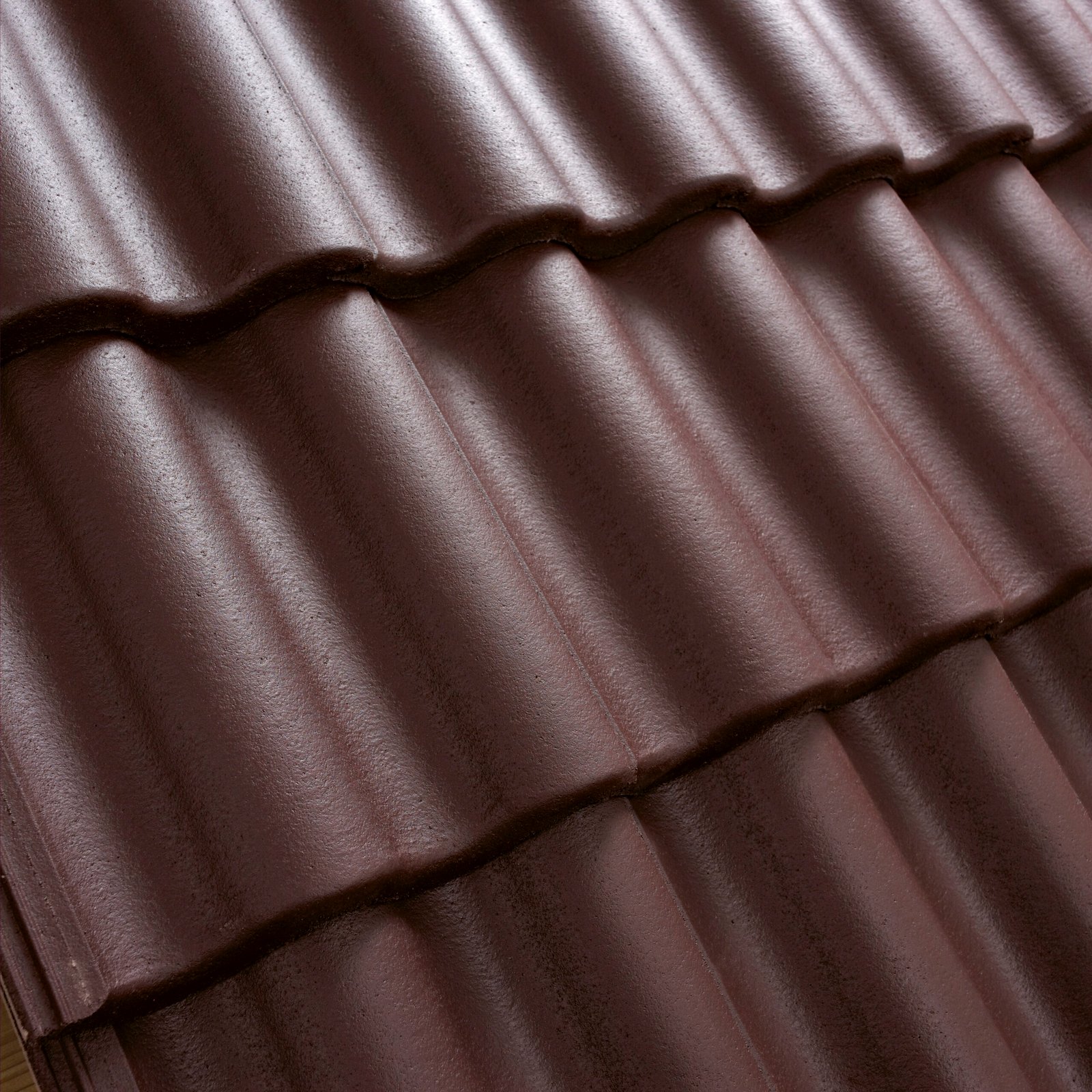 020031 Betoninė čerpė Benders Palema S vyno raudonumo spalvos - Image 1