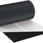 Kamino/sienos sandarinimo juosta 300 mm ritinyje. Juoda, su apsaugine plėvele.