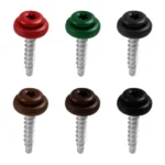 Stoginiai sraigtai TORX įvairiomis spalvomis. Metalo tvirtinimo detalės su spalvotomis galvutėmis.