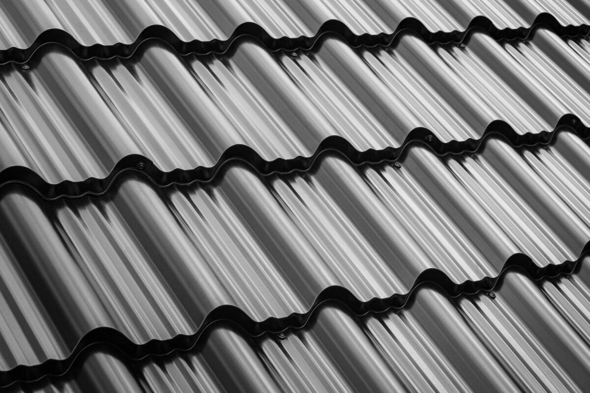 Plieninės modulinės stogo čerpės Enigma, pilkas stogas
