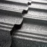 Plieninė modulinė stogo čerpė Germania, stogo danga iš arti.