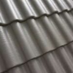 Juoda betoninė čerpė Benders Palema S stogo danga.